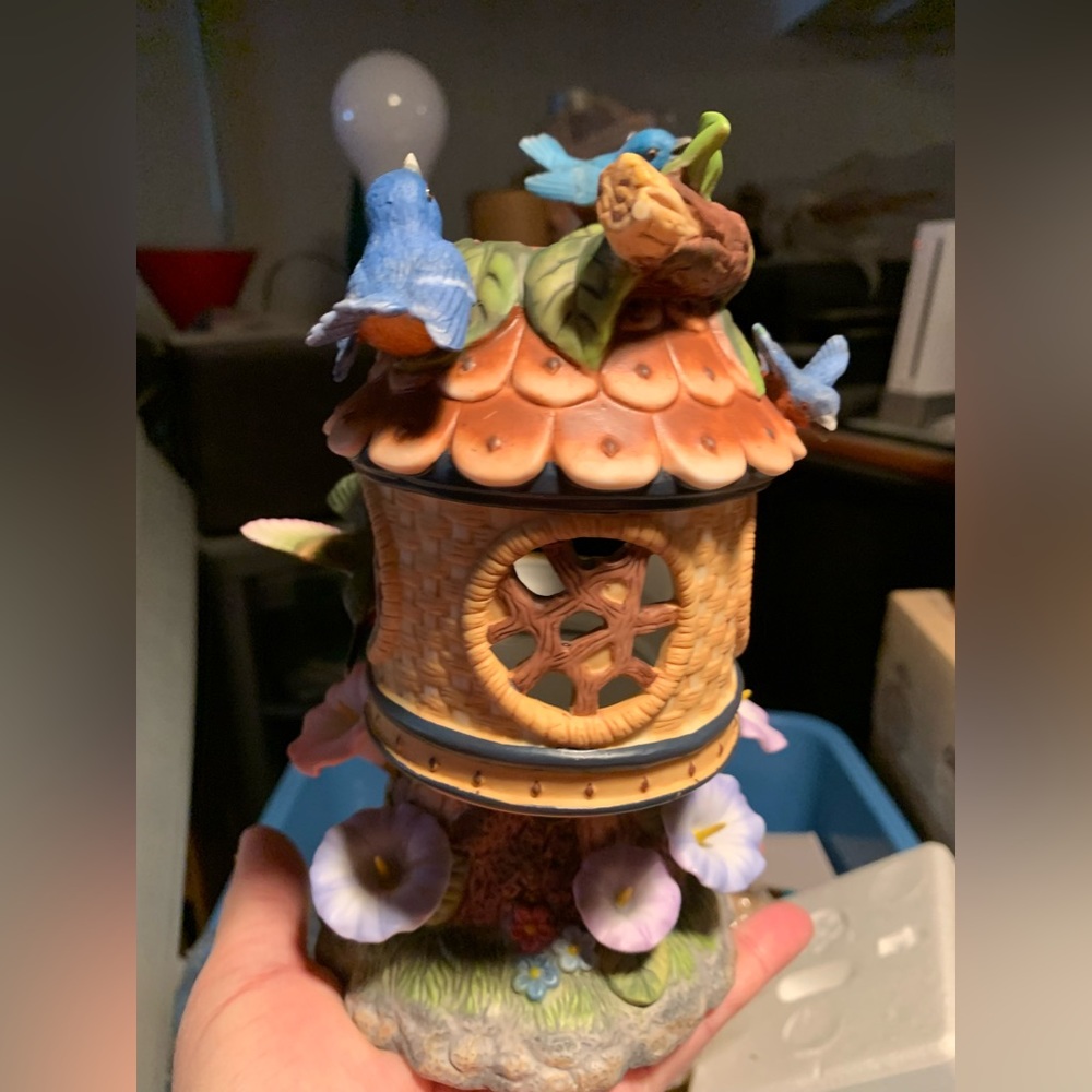 Retired Partylite. NIB. Tree Top Inn Tealight Holder